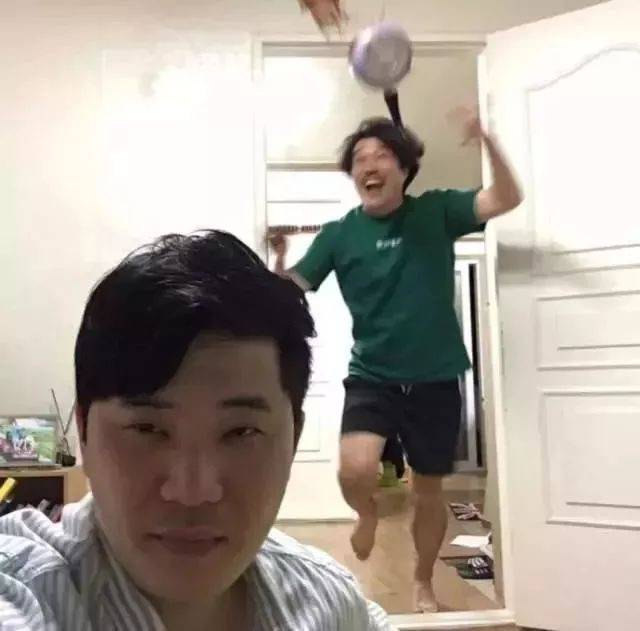 “BJL平台集团”
搞笑：逐日一乐 让你一看就想笑的图片(图13)