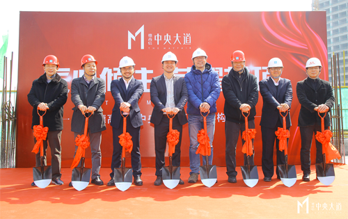 时隔七年再获三冠王!全胜成欧冠绝对王者,为啥拜仁今年这么强‘BJL平台’(图1) BJL平台集团